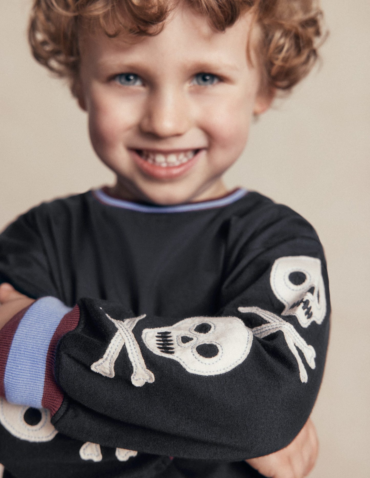 Relaxed Appliqué T-shirt-Shadow Grey Skulls
