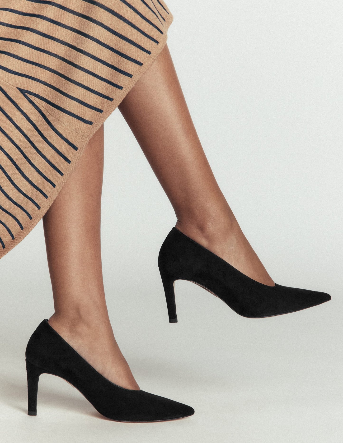 Pointed Court Shoes-Black