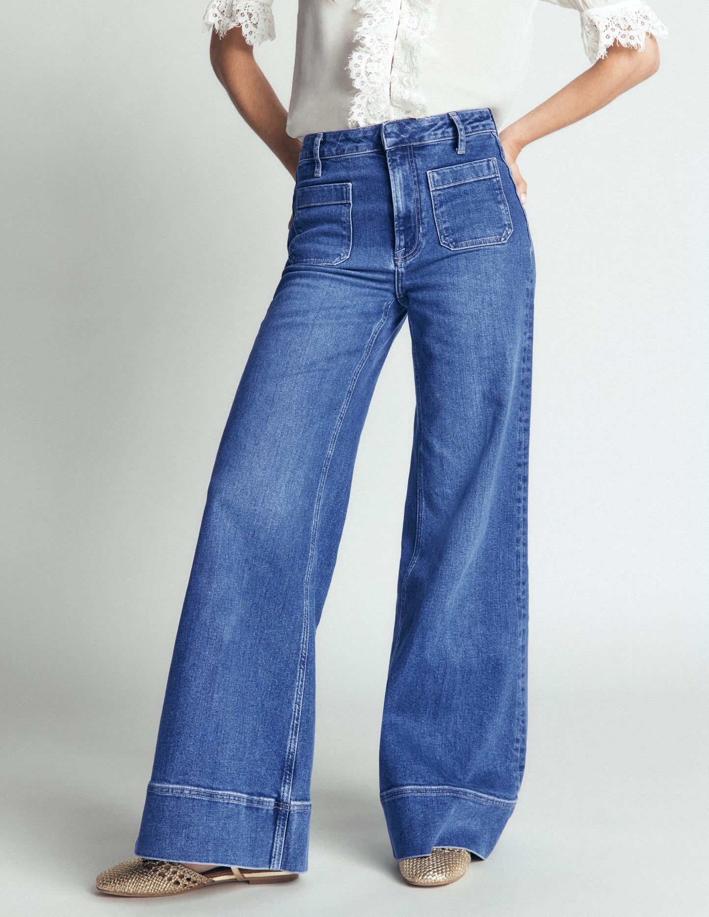 Patch Pocket Flare Jeans-Midwash