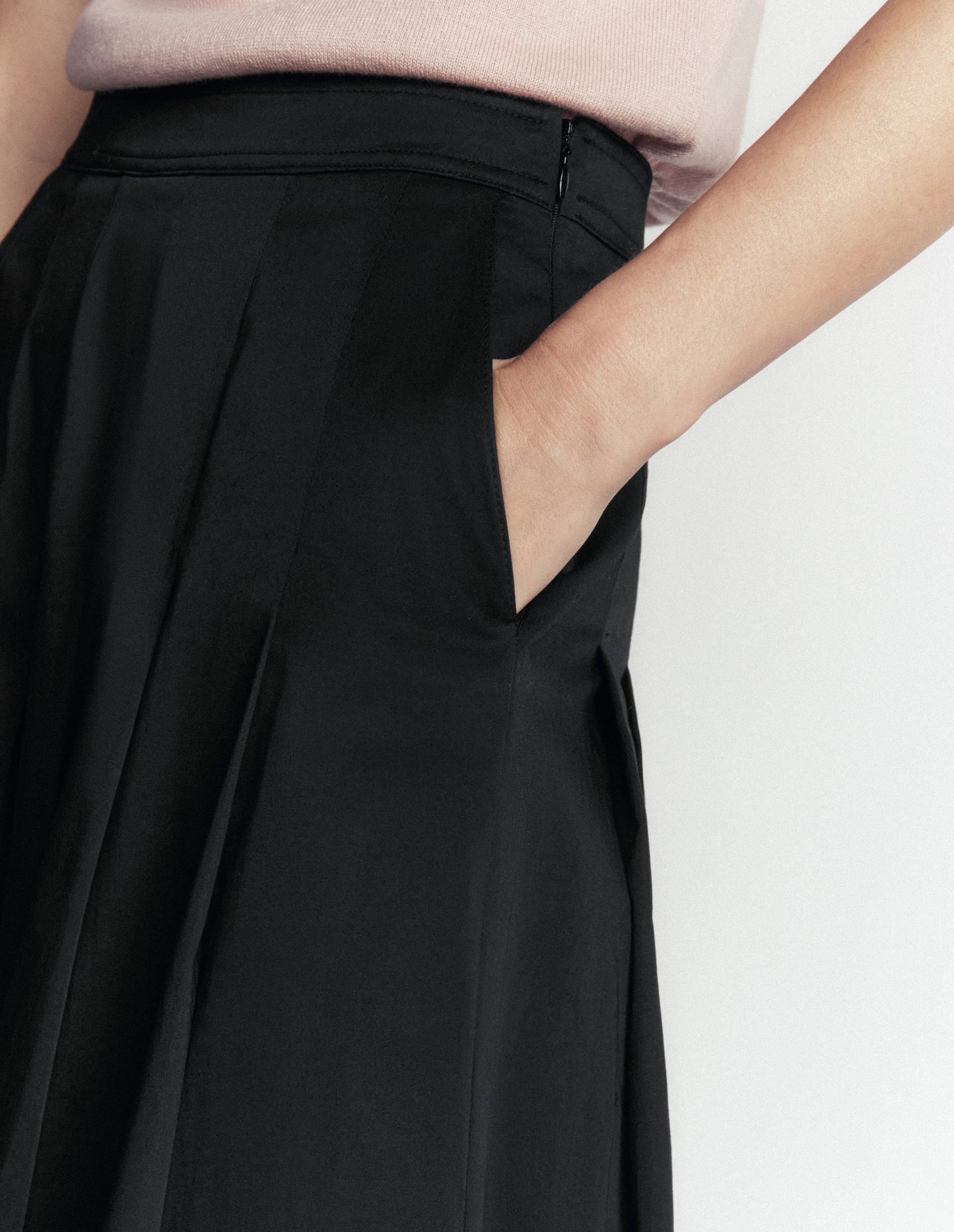 Aya Cotton Sateen Midi Skirt-Black