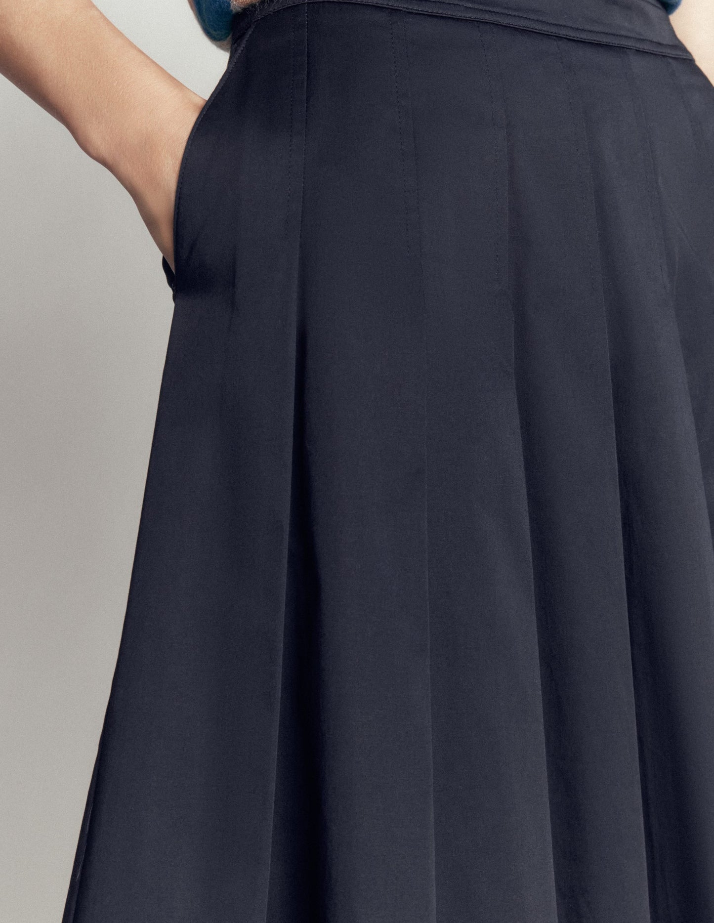 Aya Cotton Sateen Midi Skirt-Navy