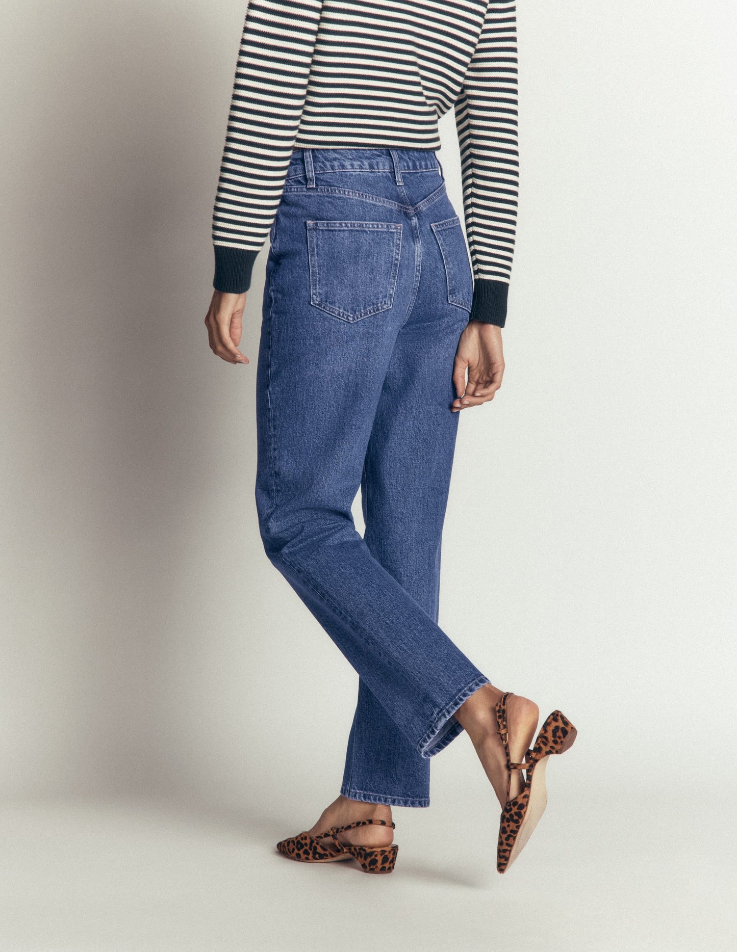 High Rise Straight Jeans-Mid Vintage