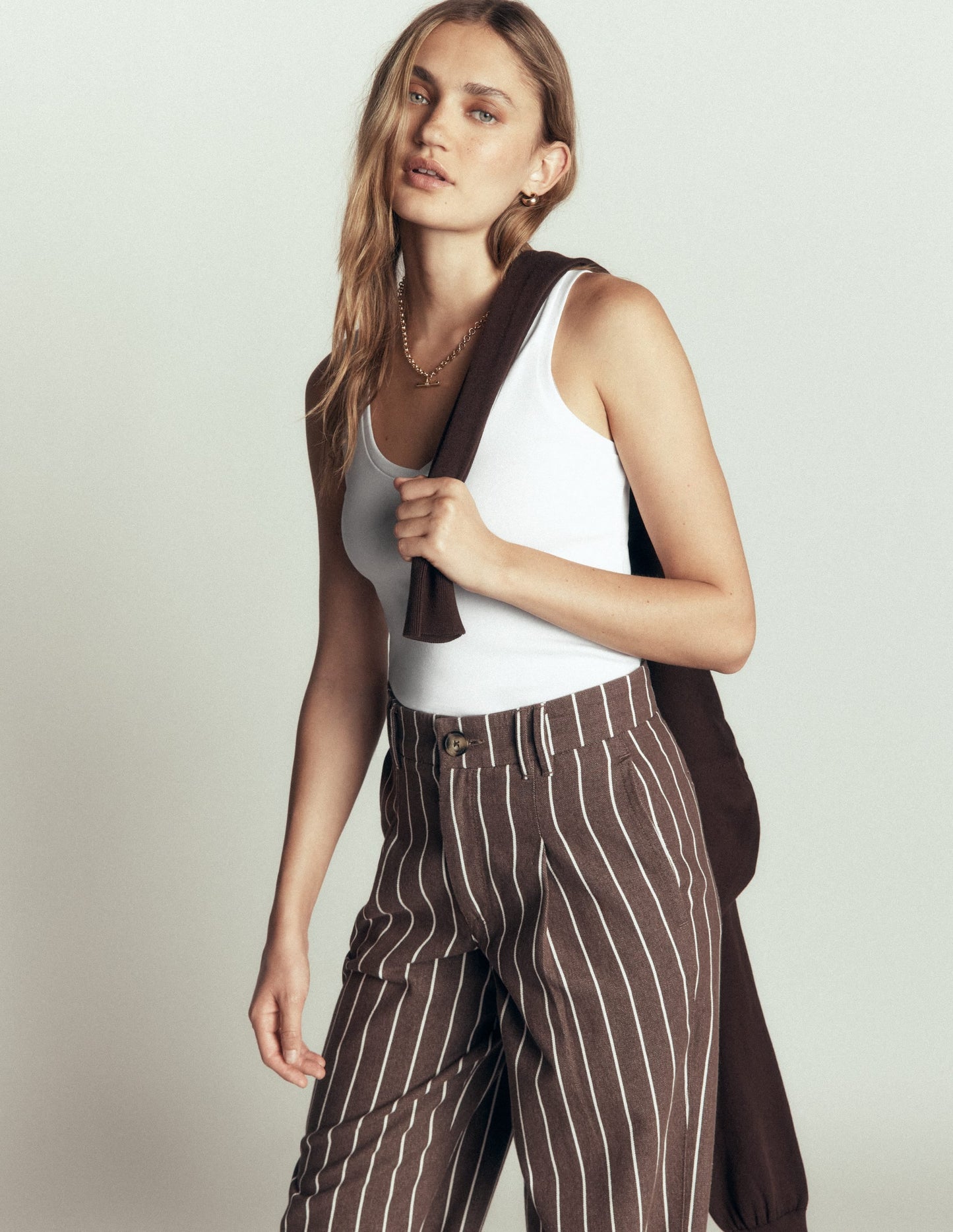Annie Essential V Neck Vest-White