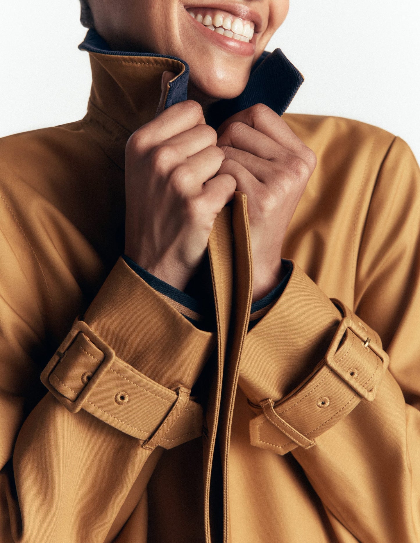 Swing Box Short Trench-Camel