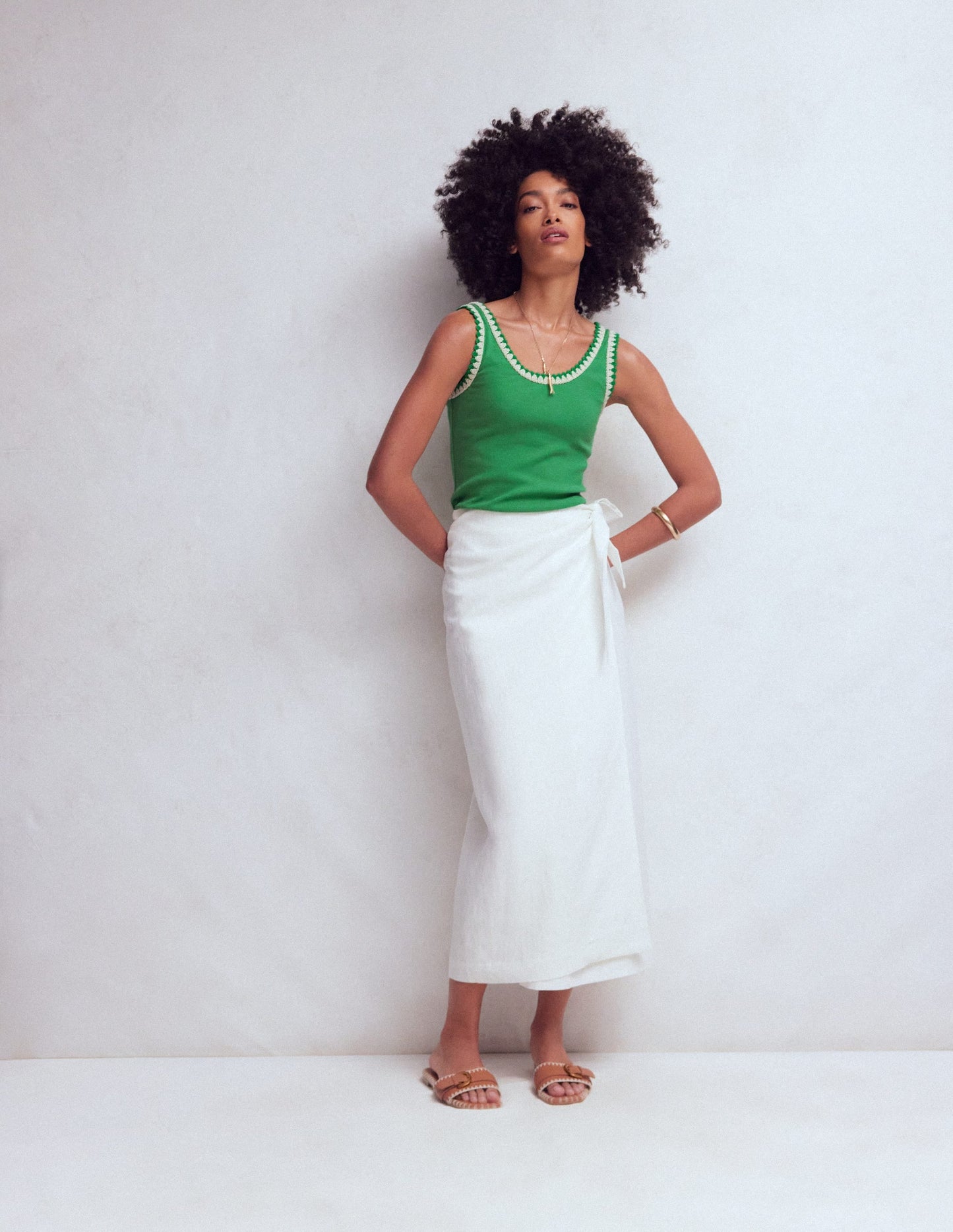 Maddie Trim Detail Vest-Shamrock Green