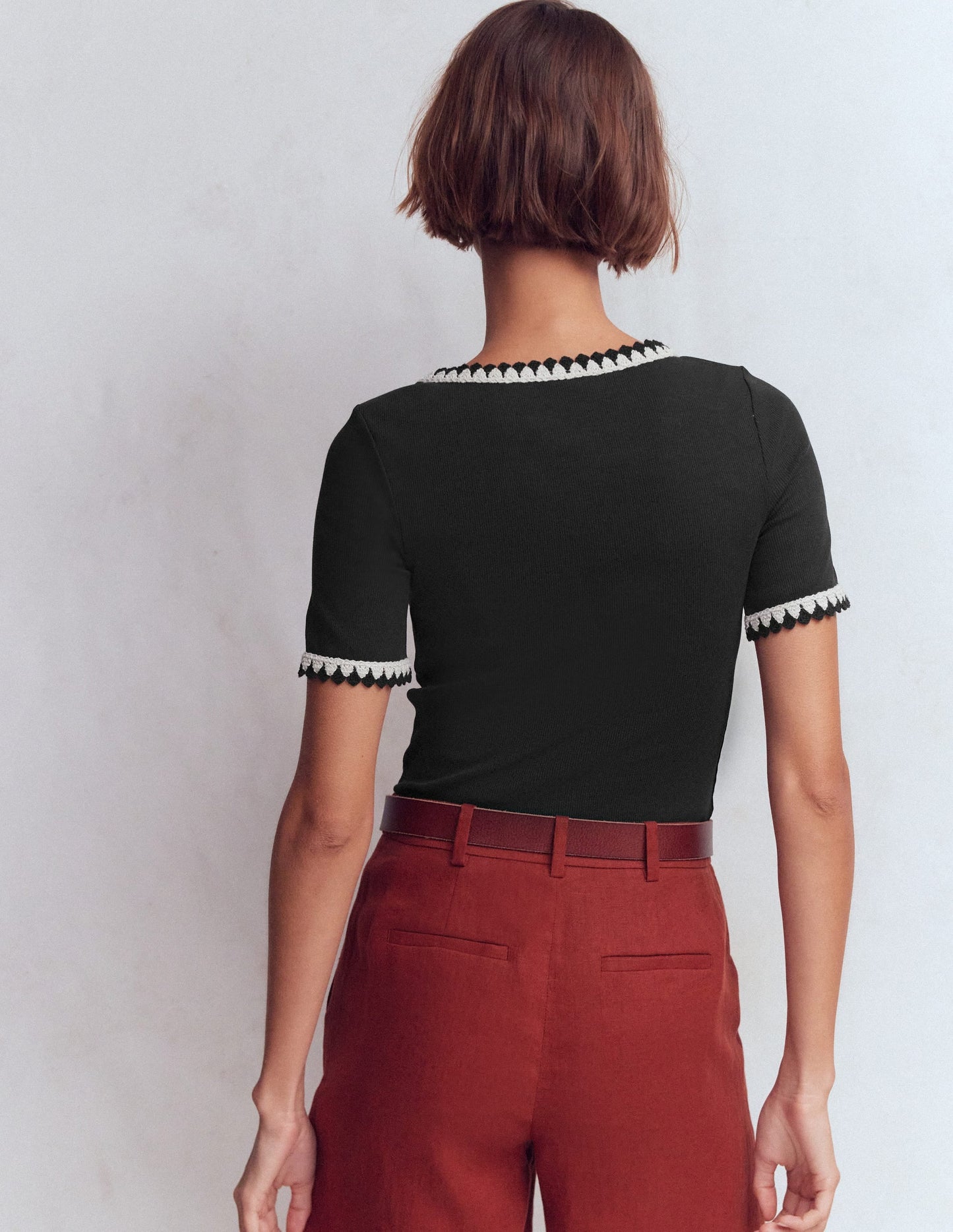 Maddie Trim Detail T-Shirt-Black