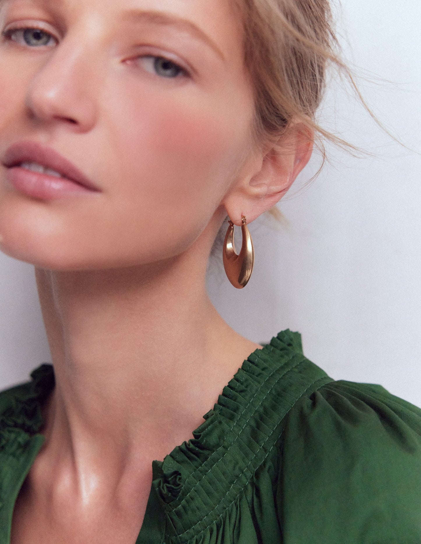 Chunky Curve Hoops-Gold Colour