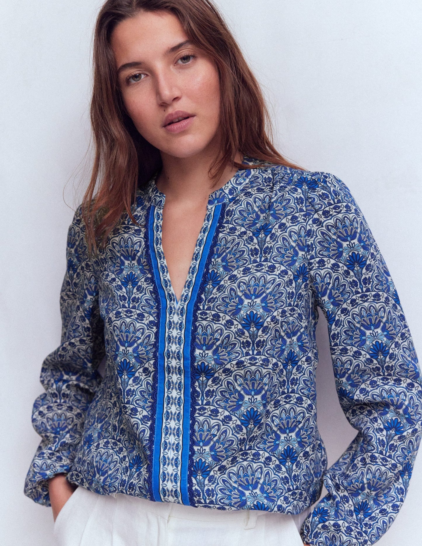Linen Trim Insert Top-Blue, Elaborate Terrace