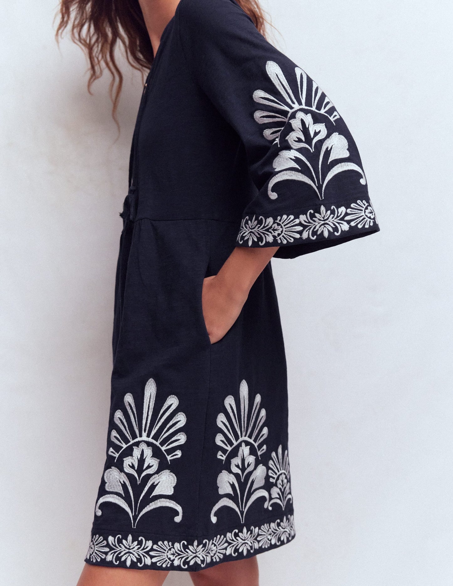 Short Kaftan Jersey Dress-Navy Embroidered