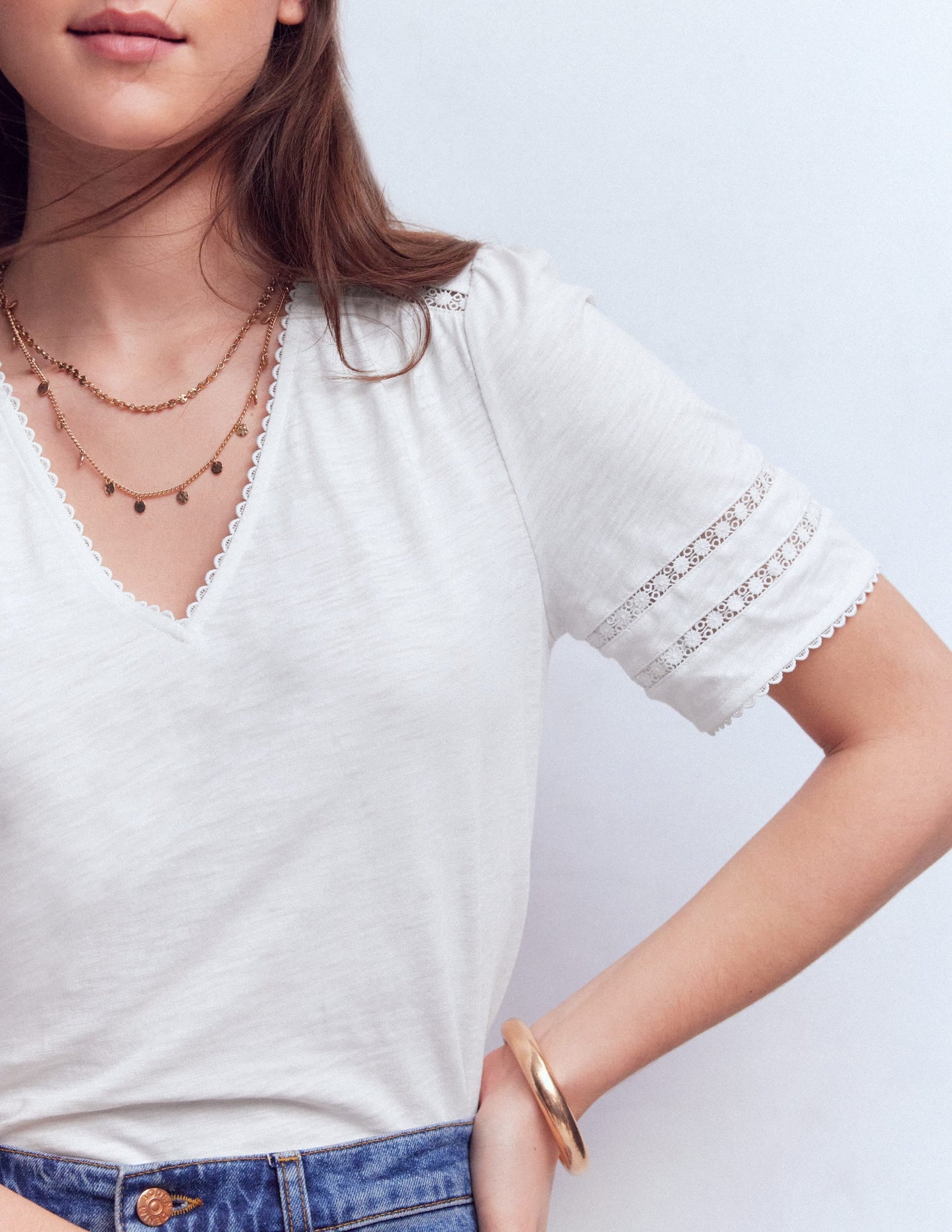 Poppy Trim V Neck T-Shirt-White