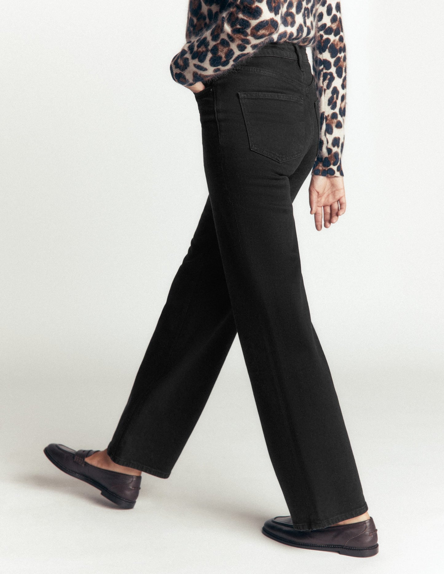 High Rise Column Leg Jeans-Black