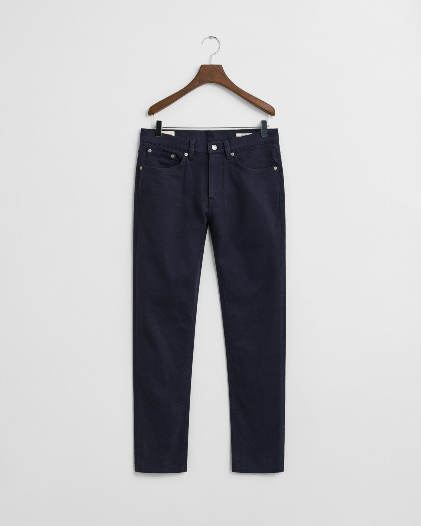 Schmal geschnittene Jeans aus weichem Twill