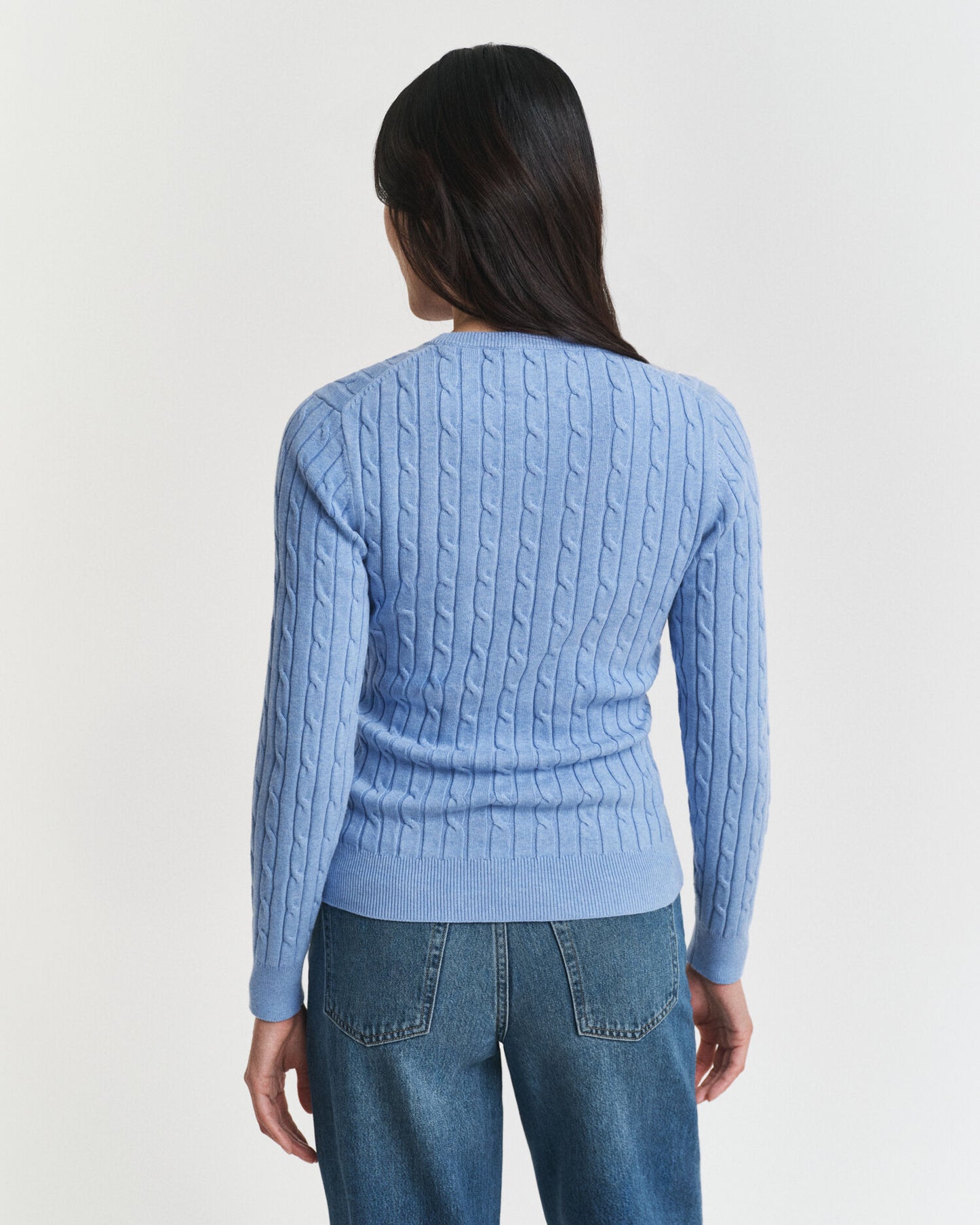 Pullover aus Baumwollstretch mit Zopfmuster am Rundhalsausschnitt