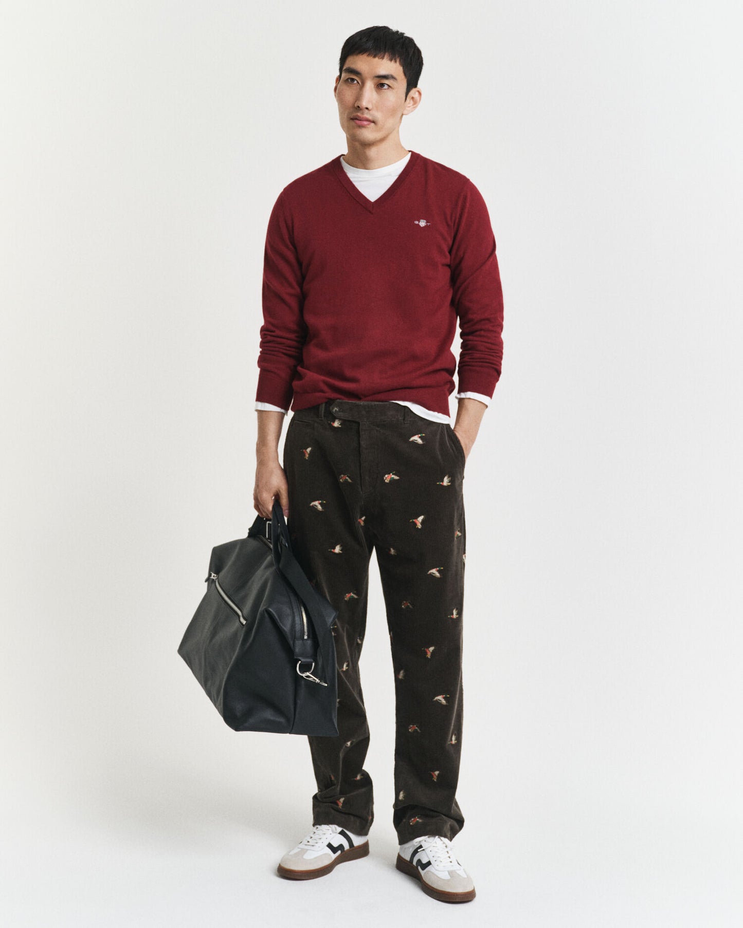 Klassischer Baumwoll-V-Pullover