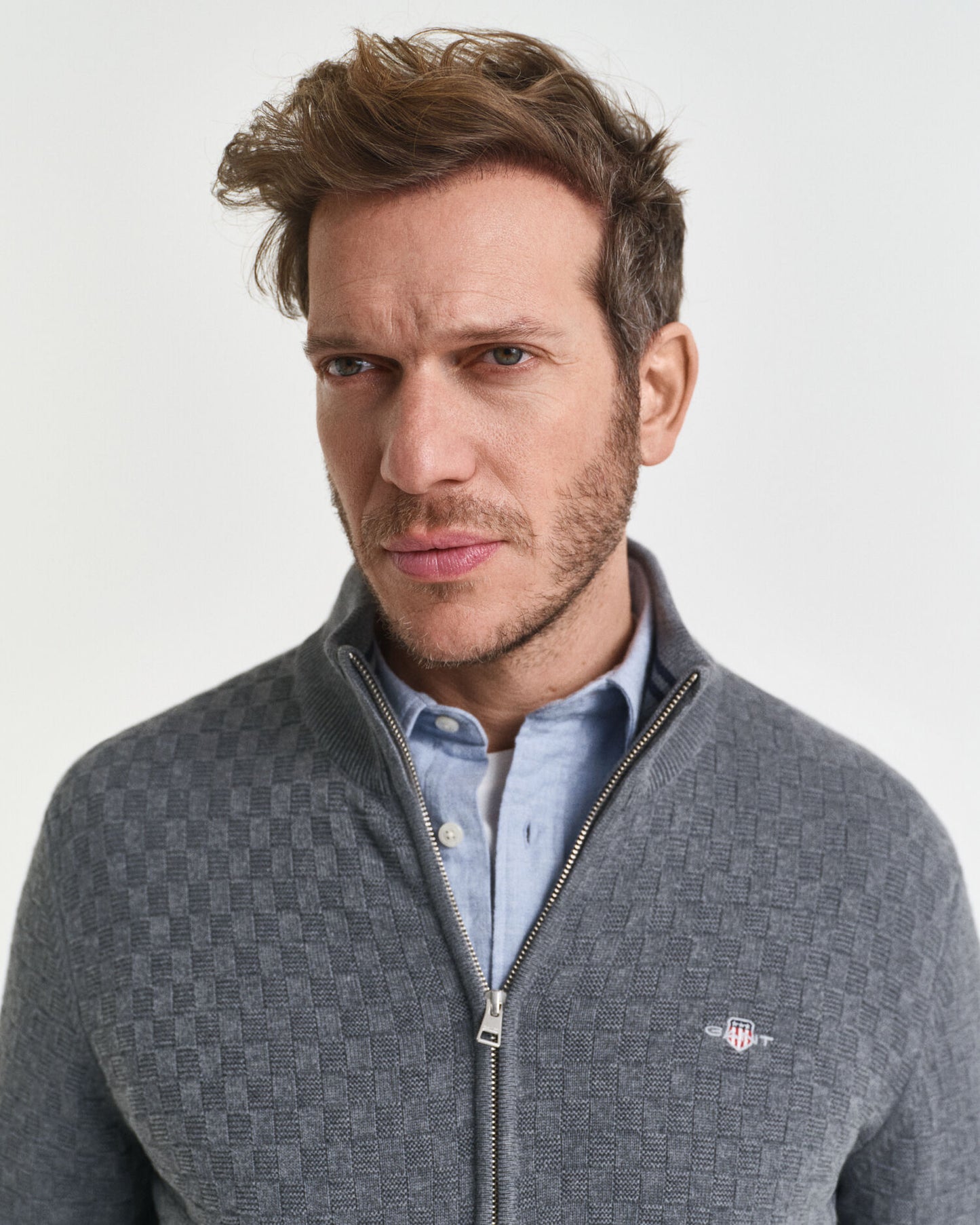 Strickpullover mit Mikrotextur und Reißverschluss