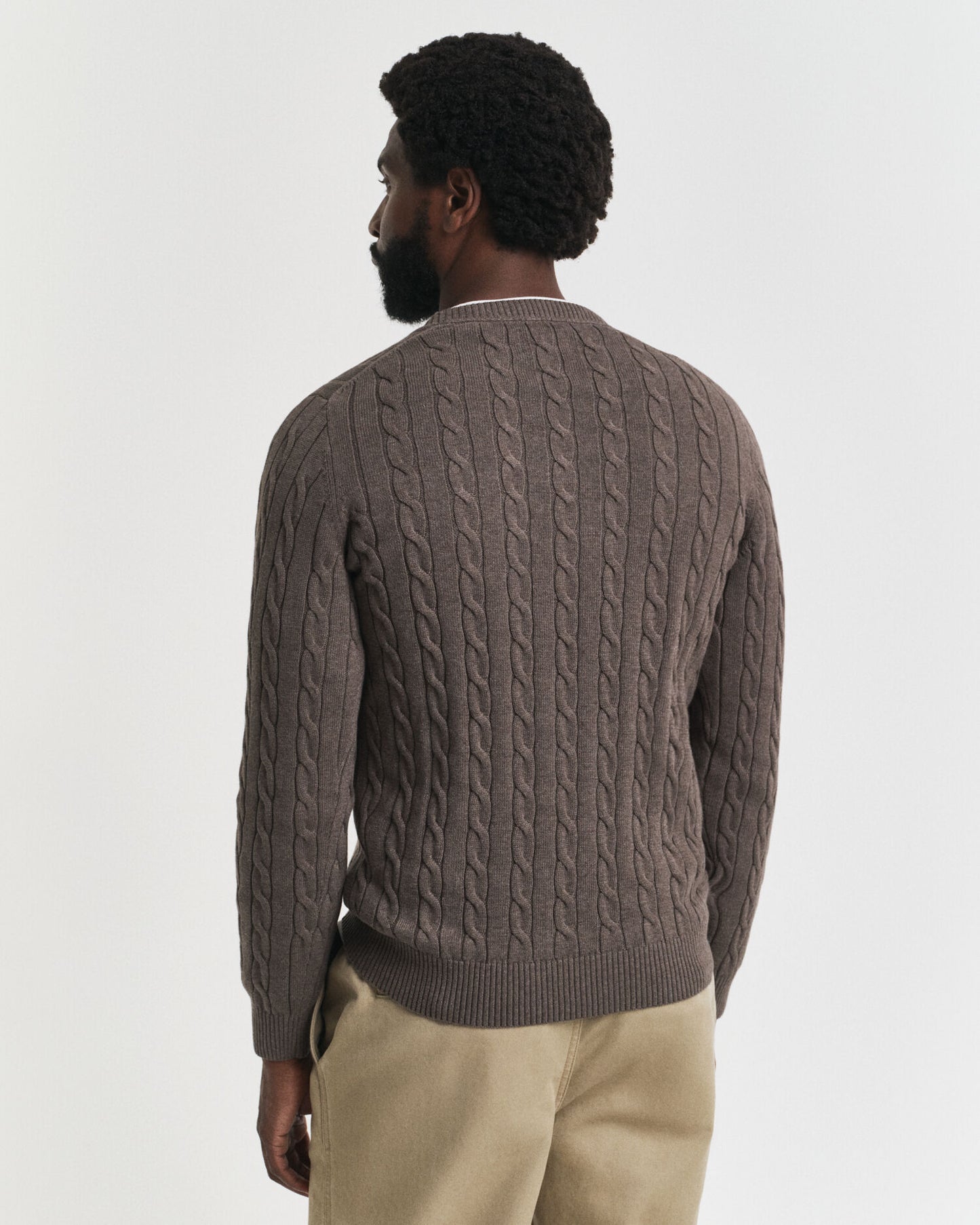 Pullover aus Baumwoll-Zopfstrick mit Rundhalsausschnitt