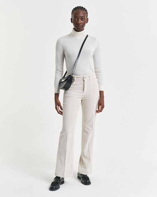 Ausgestellte Cordjeans