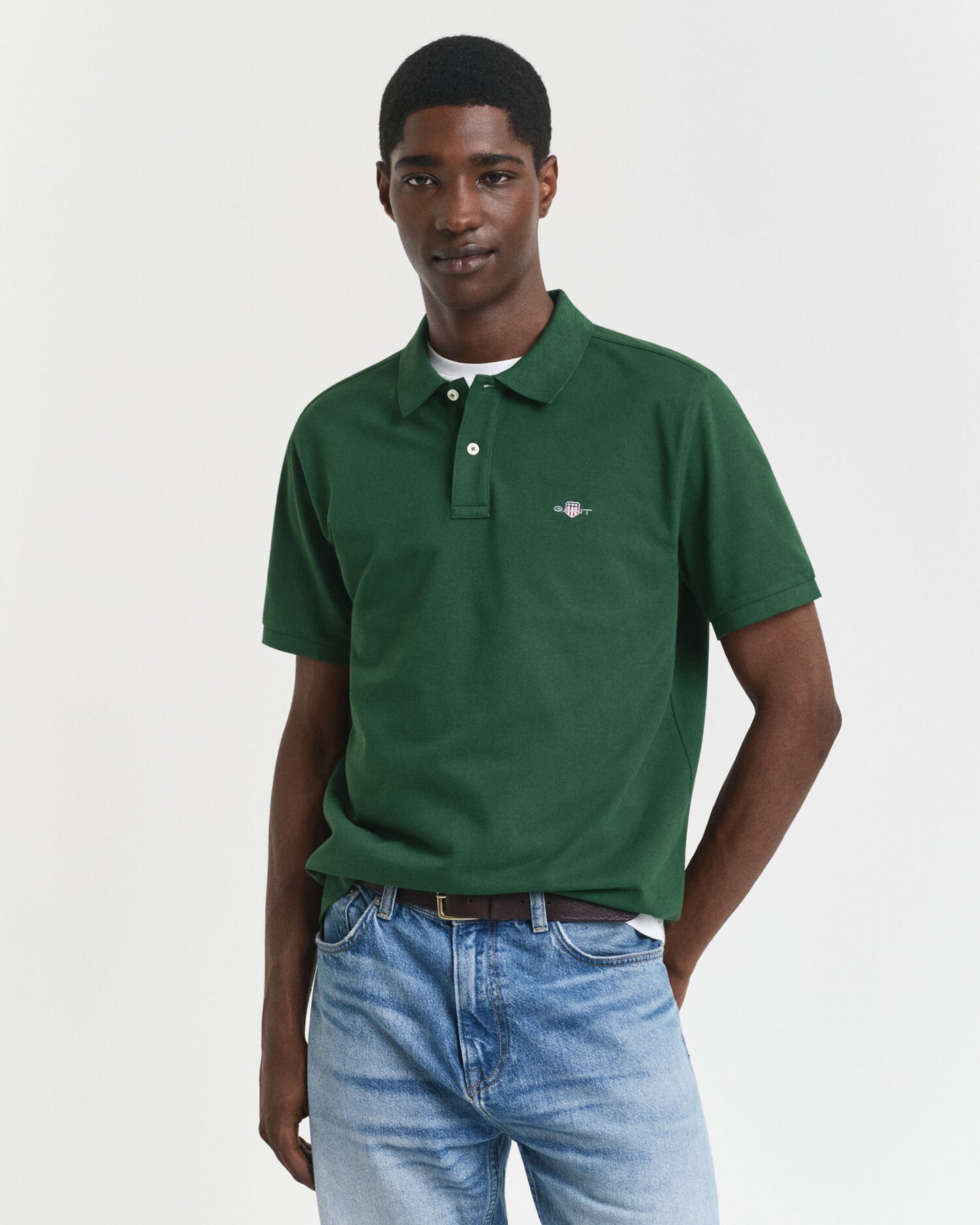 Poloshirt aus Piqué mit Wappen-Stickerei, Regular Fit